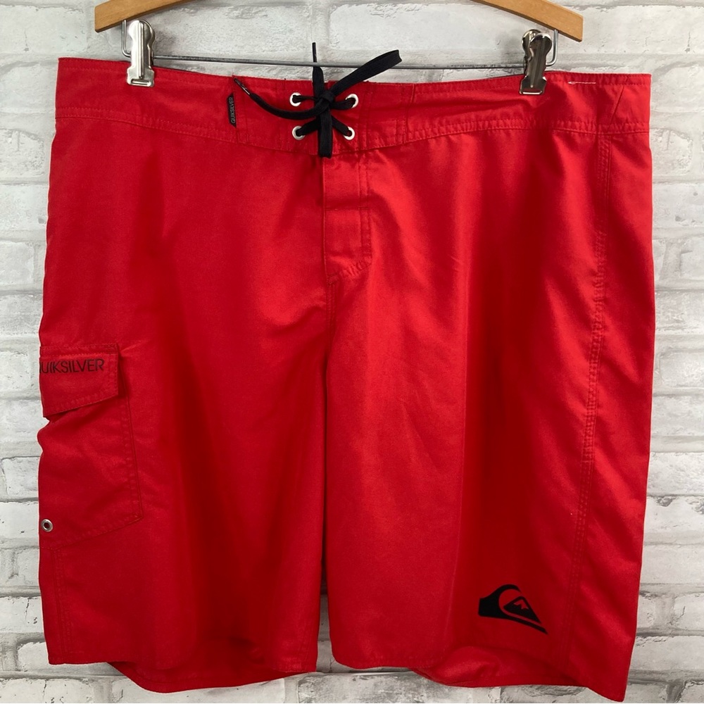 Quicksilver Men's Red Board Shorts Swim Trunks Size 38